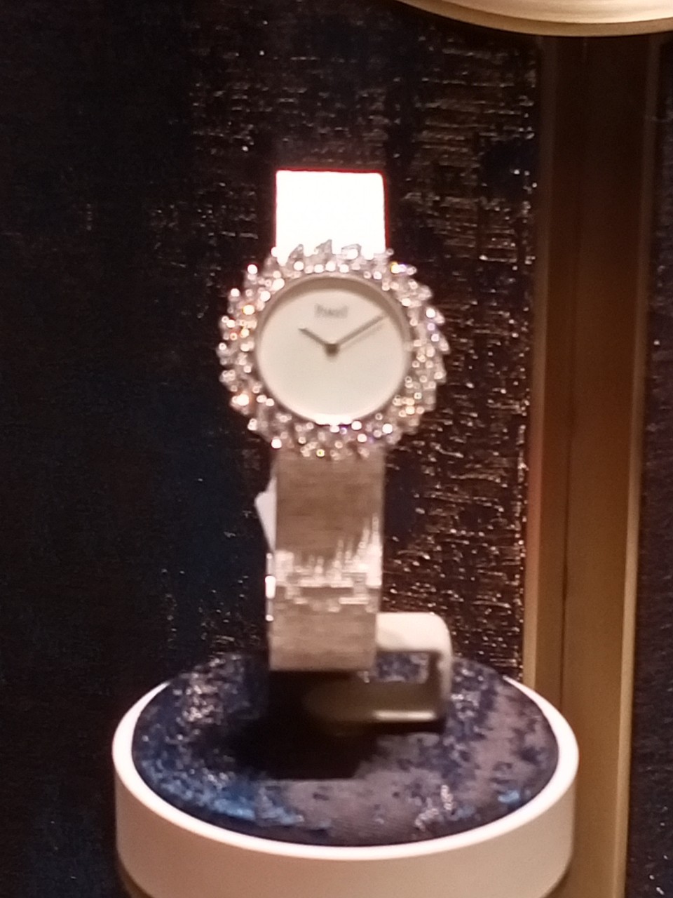 高雄名錶手錶精品名牌包包借款-590慶豐當舖提供高雄手錶借款,高雄名錶借款,左營手錶借款,左營名錶借款,前金名牌包包,新興手錶典當,楠梓手錶當降利息,鼓山手錶借款利息低,三民手錶借款推薦,前鎮名牌包包當舖推薦,小港手錶借款當舖,鳳山手錶借款,鳥松手錶借款,大社,仁武手錶借款額度,台南手錶借款,屏東鑽石借款等當舖,手錶借款借款需求,找高雄左營附近當舖33