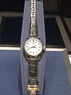 高雄名錶手錶精品名牌包包借款-590慶豐當舖提供高雄手錶借款,高雄名錶借款,左營手錶借款,左營名錶借款,前金名牌包包,新興手錶典當,楠梓手錶當降利息,鼓山手錶借款利息低,三民手錶借款推薦,前鎮名牌包包當舖推薦,小港手錶借款當舖,鳳山手錶借款,鳥松手錶借款,大社,仁武手錶借款額度,台南手錶借款,屏東鑽石借款等當舖,手錶借款借款需求,找高雄左營附近當舖45